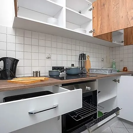 Apartment Serviceroom24 - 1 In Wlan - Smart-tv - 24-7 Check-in Und Kueche *