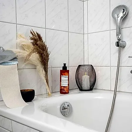 Apartment Serviceroom24 - 1 In Wlan - Smart-tv - 24-7 Check-in Und Kueche