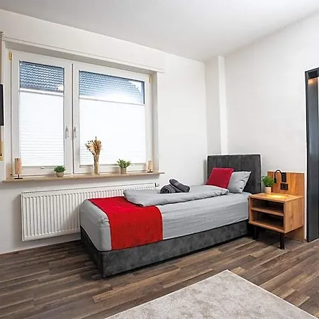 Apartment Serviceroom24 - 1 In Wlan - Smart-tv - 24-7 Check-in Und Kueche *